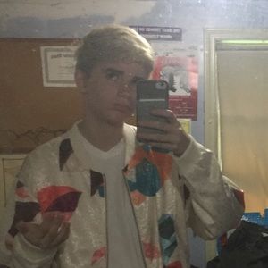 Meet your Posher, Adam